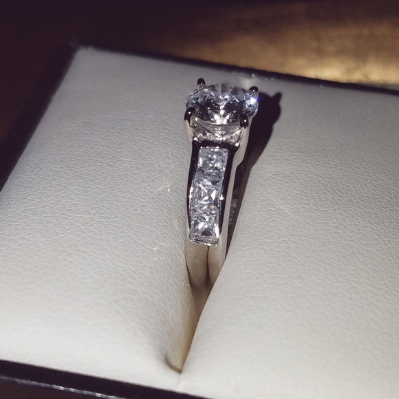 Size 6 925 ring - Picture 3 of 5